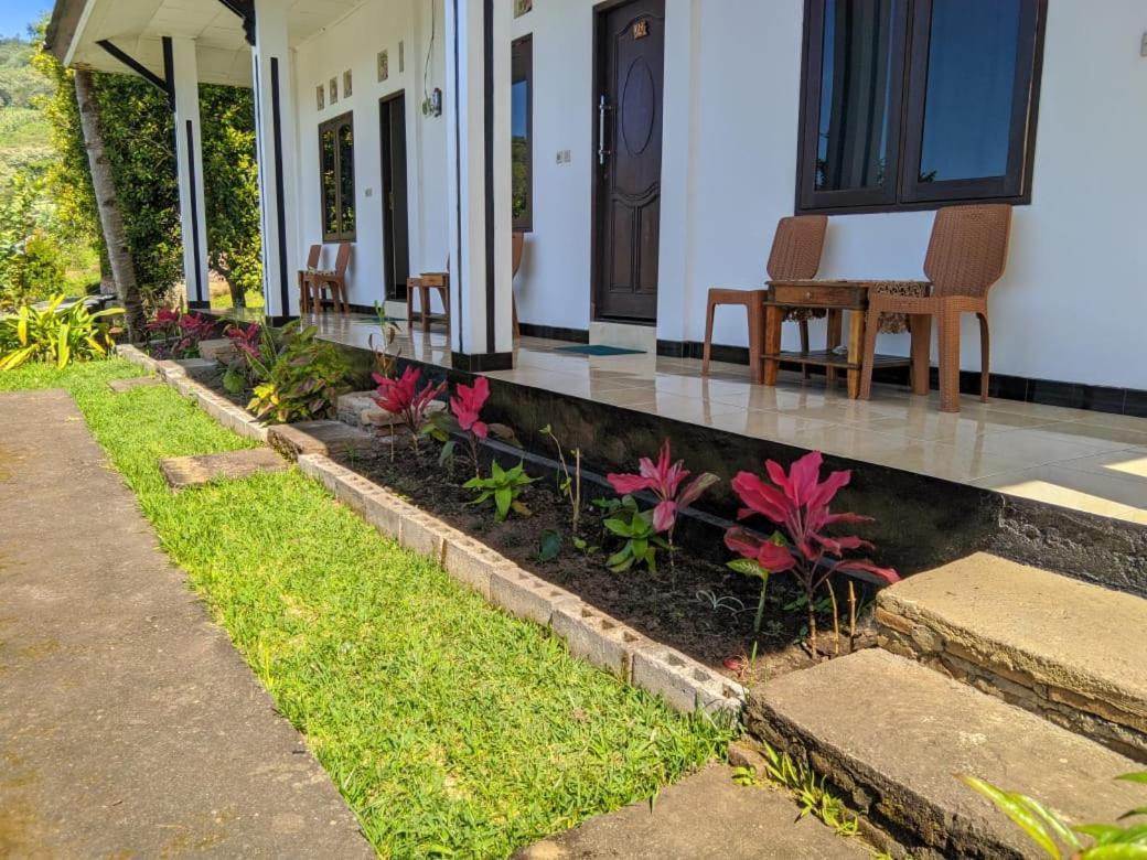 Andy'S Lodge Kelimutu Exterior photo